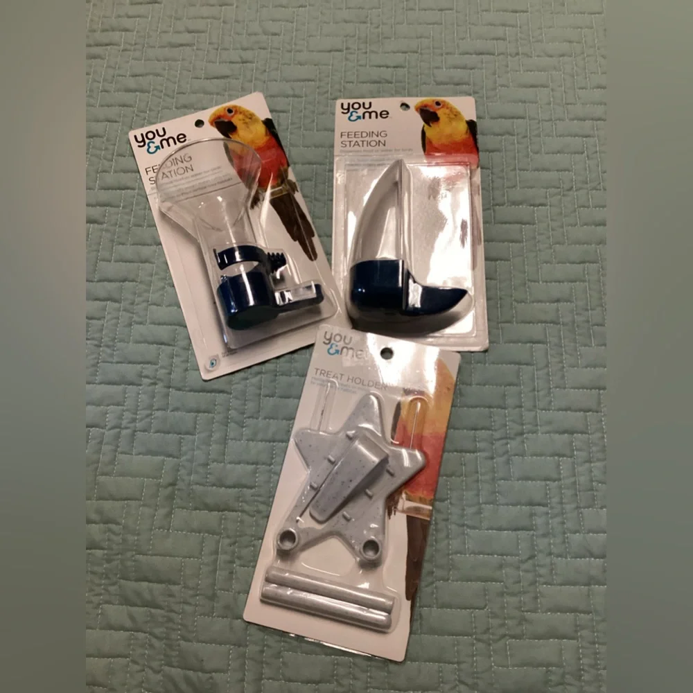 You & Me Pet Bird Treat, Water And Food Station Set Of 3 Star For Pet Birds